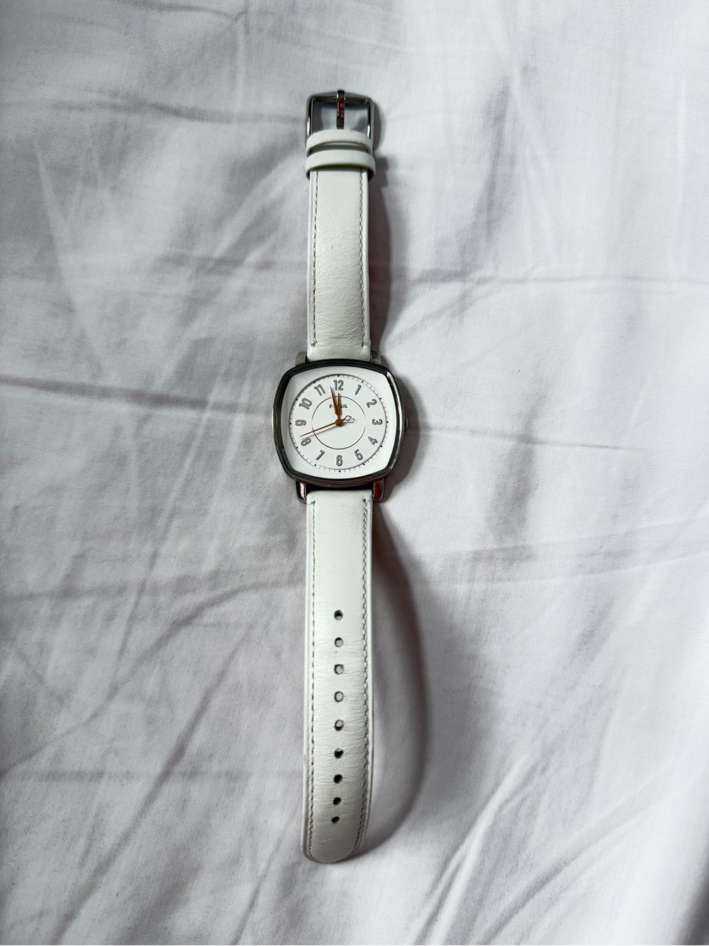 Fossil White Leather Watch | Silver-Tone Case | Minimalist Retro Style Watch - Picture 1 of 4